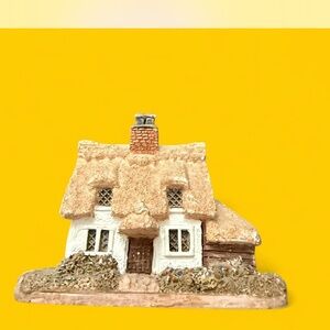 Lilliput Lane miniature cottage Clare Cottage figurine 1985